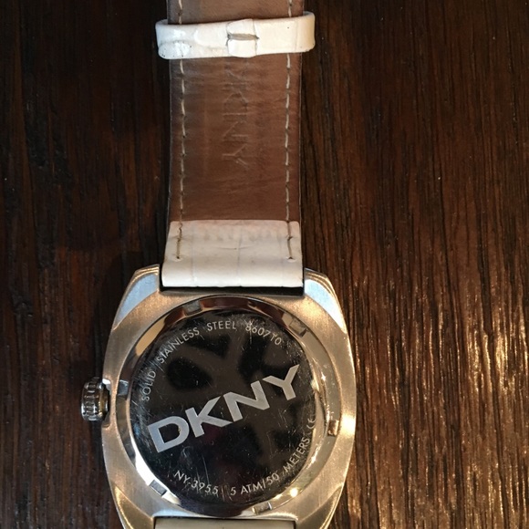 DKNY crocodile embossed leather watch - Picture 4 of 4